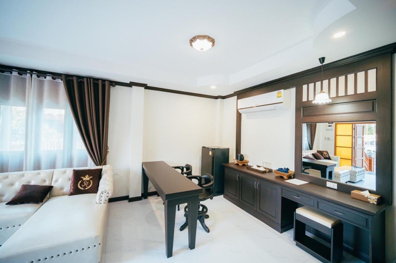 Huen Him Kong Hotel Phrae Exterior foto